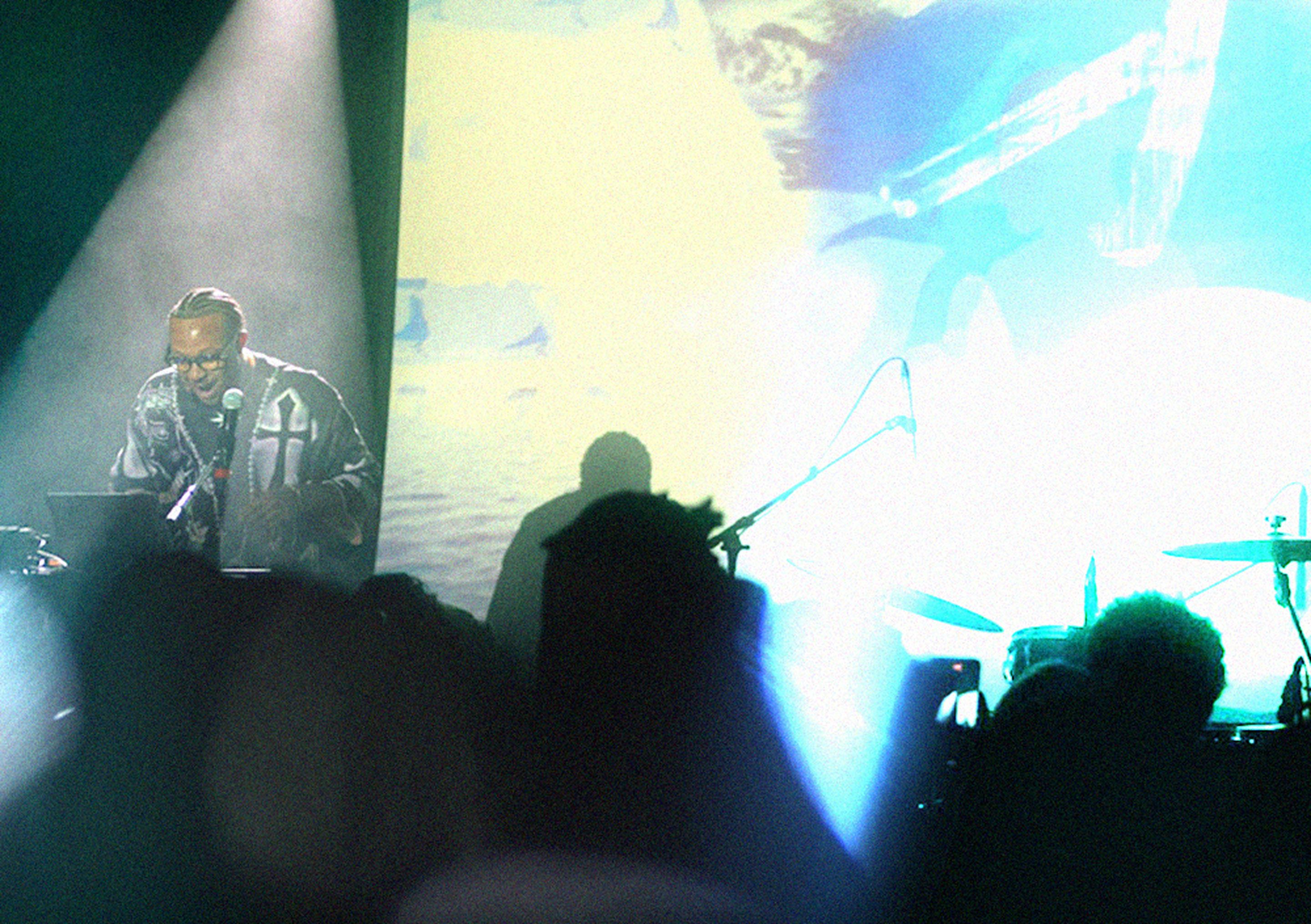 Kaelin Ellis live